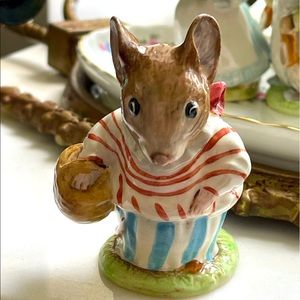 Vintage Mrs Tittlemouse Figurine
